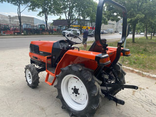 Tractor japonez Kubota GL220D cu doar 0824m/ore  pe bord si termen de garantie 1 an de zile foto 4