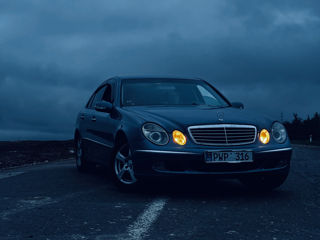 Mercedes E-Class foto 2