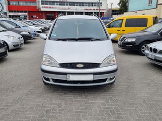 Ford Galaxy foto 2