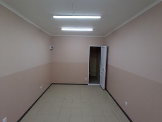 Spatiu comercial or. Ungheni, str. Crestiuc, 12 foto 2