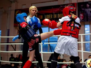 Buicani,sculianca.clubul sportiv "Garuda" invita toti doritorii la antrenamente-box,kickboxing,k-1.. foto 6