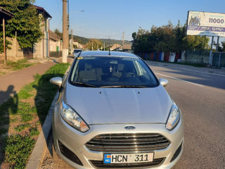 Ford Fiesta foto 1