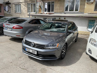 Volkswagen Jetta foto 1