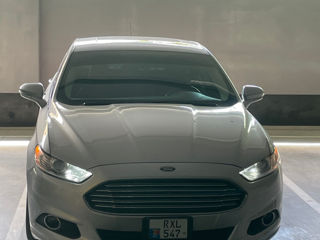 Ford Fusion foto 10