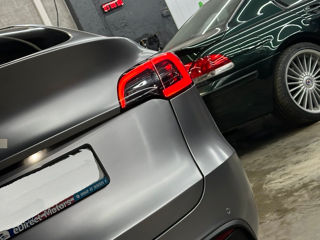 Tesla Model Y foto 4