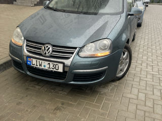 Volkswagen Jetta foto 1