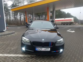 BMW 5 Series foto 2