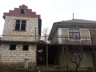 Urgent se vinde casa cu teren in comuna Budesti foto 5
