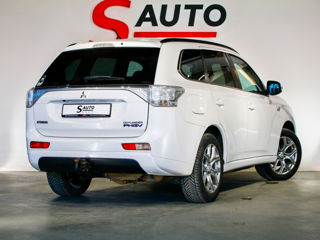 Mitsubishi Outlander foto 3