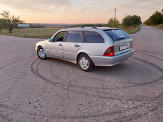 Mercedes C-Class foto 6