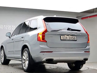 Volvo XC90 foto 1