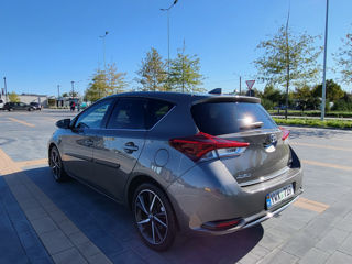 Toyota Auris foto 2