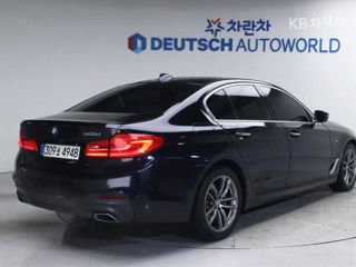 BMW 5 Series foto 2