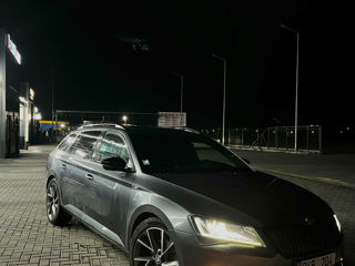 Skoda Superb foto 2