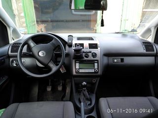 Volkswagen Touran foto 2