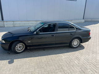 BMW 5 Series фото 1