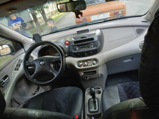 Nissan Almera foto 4