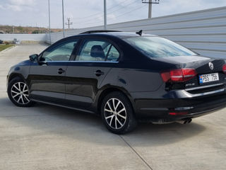 Volkswagen Jetta foto 5