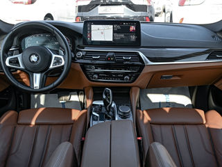 BMW 5 Series foto 6