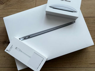 MacBook Air 13 M1, 256 GB, Gri + Magic Mouse 2 + USB-C to Digital AV + cablu HDMI-3m