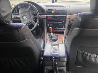 BMW 7 Series foto 10