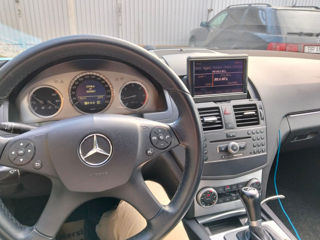 Mercedes C-Class foto 7