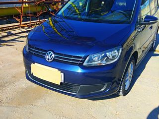 Volkswagen Touran foto 1