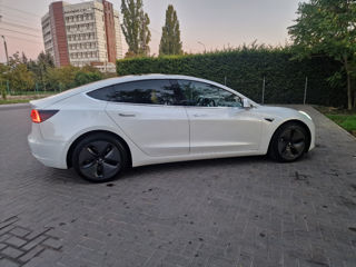 Tesla Model 3 foto 3