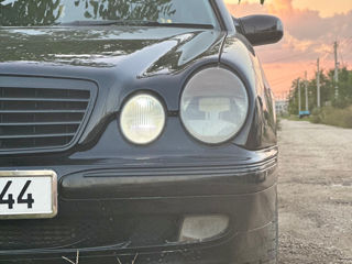 Mercedes E-Class foto 1