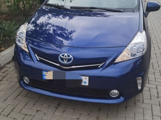 Toyota Prius v