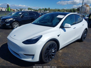 Tesla Model Y foto 3