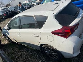 dezmembrare toyota auris 2013 foto 2