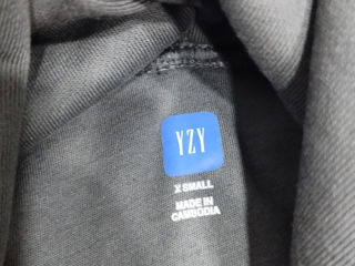 Продаю yeezy gap balenciaga foto 4