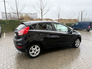 Ford Fiesta foto 3