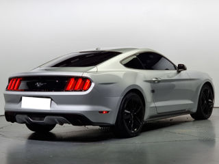 Ford Mustang foto 3