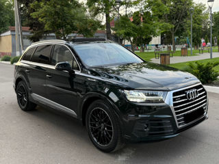 Audi Q7 фото 8