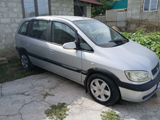 Opel Zafira foto 2