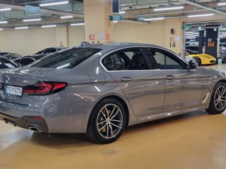 BMW 5 Series foto 4