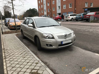 Toyota Avensis foto 3