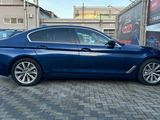 BMW 5 Series foto 3