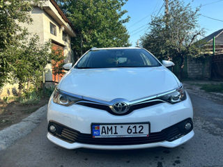 Toyota Auris foto 1