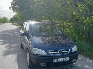 Opel Zafira фото 7