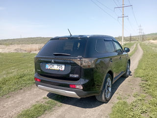 Mitsubishi Outlander foto 4