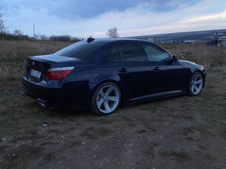 BMW 5 Series foto 4