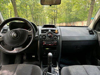 Renault Megane foto 2