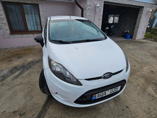 Ford Fiesta foto 3