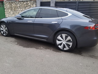 Tesla Model S foto 2