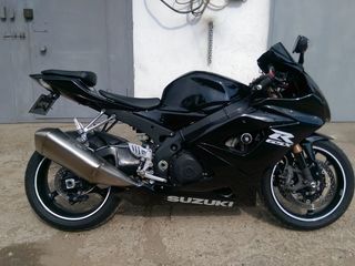 Suzuki GSX R1000 foto 3