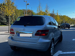 Mercedes B-Class foto 2