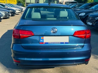 Volkswagen Jetta foto 5